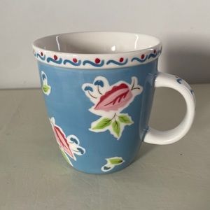 Starbucks 2004 blue mug with floral design. 16 fluid ounces.🩵🩷